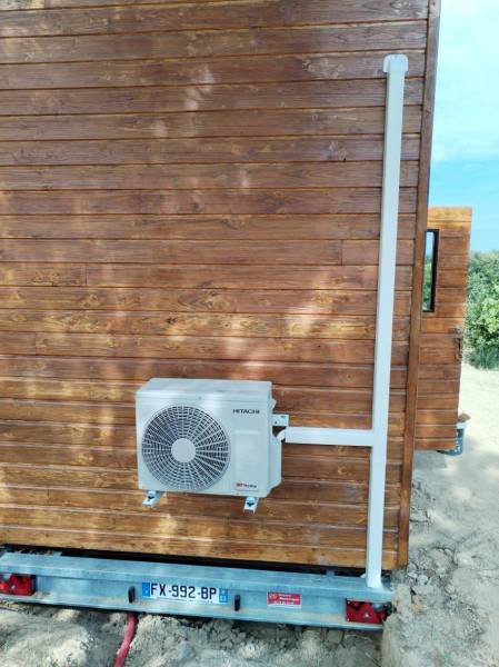 Installation d'un climatisation Hitachi pour un tiny house à Pertuis